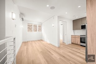 BRUCKNER BOULEVARD in Bronx, NY - Building Photo