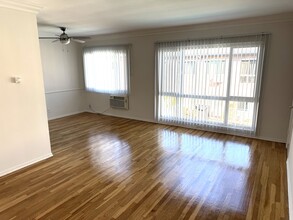 4445 Murietta Ave, Unit #8 in Sherman Oaks, CA - Building Photo - Building Photo