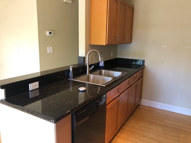 140 Uwapo Rd in Kihei, HI - Building Photo - Building Photo