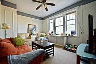 1691 Commonwealth Ave, Unit 22 in Boston, MA - Building Photo