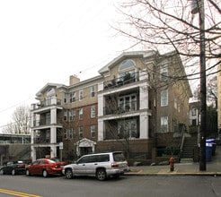 2328 NW Glisan St in Portland, OR - Building Photo - Building Photo