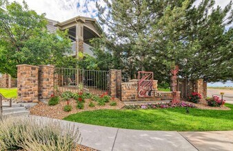 7440 S Blackhawk St in Englewood, CO - Foto de edificio - Building Photo