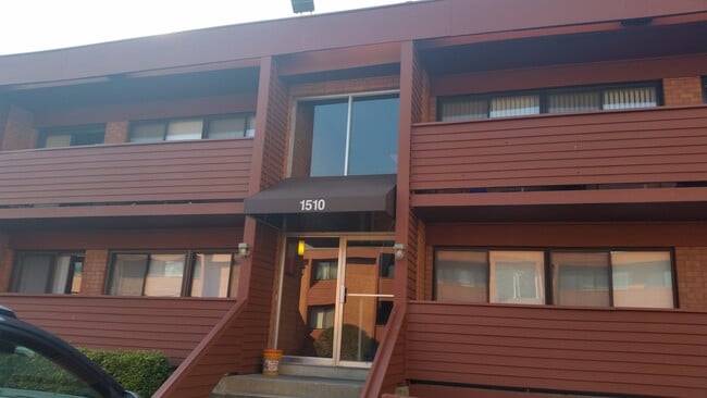 1510 S George Mason Dr in Arlington, VA - Building Photo - Building Photo