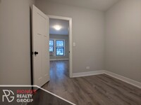 711 W Brompton Ave, Unit 37 in Chicago, IL - Building Photo - Building Photo