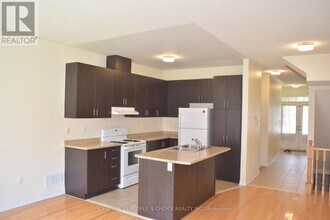 20 Munch Pl in Milton, ON - Building Photo - Building Photo