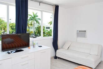 1600 Pennsylvania Ave in Miami Beach, FL - Building Photo - Building Photo
