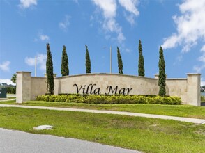 529 Vittorio Dr in Winter Haven, FL - Foto de edificio - Building Photo