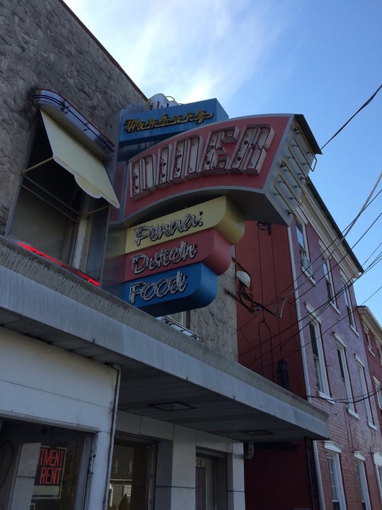 Hamburg Diner and apartments in Hamburg, PA - Building Photo