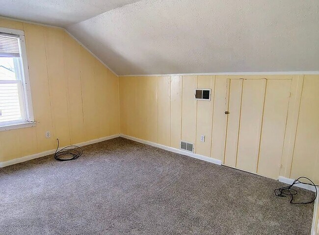 property at 533 Chestnut Ave
