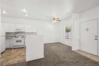 1706 N Jones Blvd in Las Vegas, NV - Building Photo - Building Photo