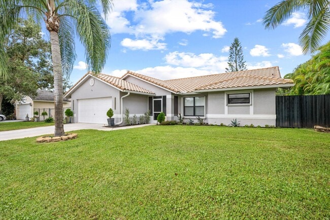 10561 Paso Fino Dr in Wellington, FL - Building Photo - Building Photo