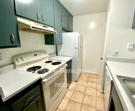 9094 Piñata Way in Sacramento, CA - Building Photo - Building Photo