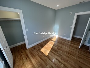 141 Oxford St, Unit 6 in Cambridge, MA - Building Photo - Building Photo