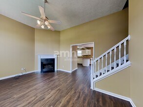 6135 Steve Scarlett Pl in La Vergne, TN - Building Photo - Building Photo