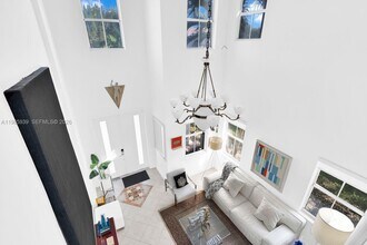 10824 NW 84th St in Doral, FL - Building Photo - Building Photo