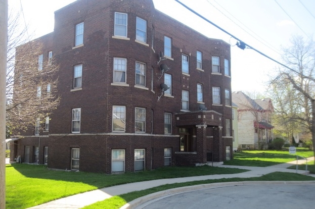 418 Nicholson St in Joliet, IL - Building Photo