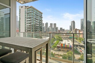 384 N Union Ave in Chicago, IL - Foto de edificio - Building Photo