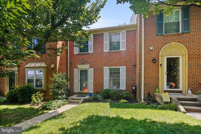 property at 7 Castlehill Ct