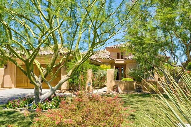 23 Vía Las Flores in Rancho Mirage, CA - Foto de edificio - Building Photo