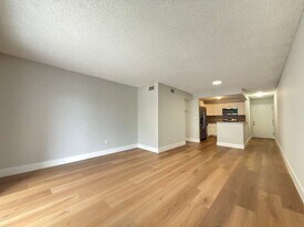 4304 NW 9th Ave in Pompano Beach, FL - Building Photo