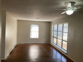 2349 Las Cruces Ln in Dallas, TX - Foto de edificio - Building Photo