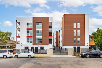 1360 W 35th Student Housing in Los Angeles, CA - Building Photo - Building Photo