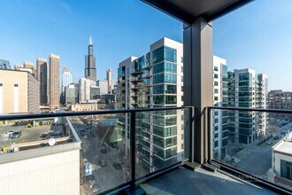 823 W Madison St, Unit 720 in Chicago, IL - Building Photo - Building Photo