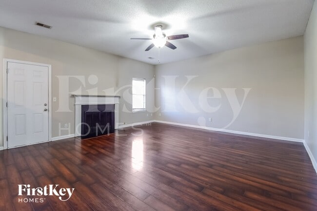 3632 Salem Glen Rd in Stonecrest, GA - Foto de edificio - Building Photo