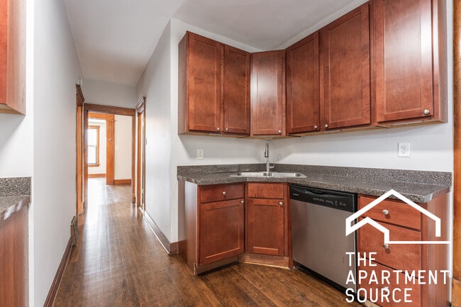 3602 W Grace St, Unit 1 in Chicago, IL - Foto de edificio - Building Photo