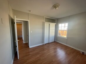 6 Idaho Way in Henderson, NV - Building Photo - Building Photo