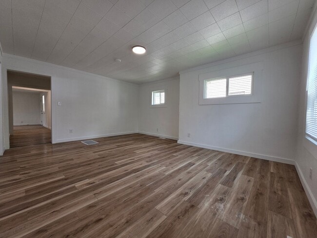 1051 W Hamilton St in Springfield, MO - Building Photo - Building Photo