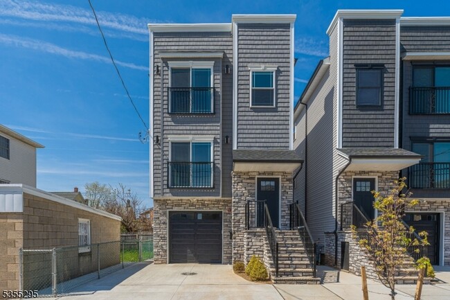 331 High St in Elizabeth, NJ - Building Photo - Building Photo