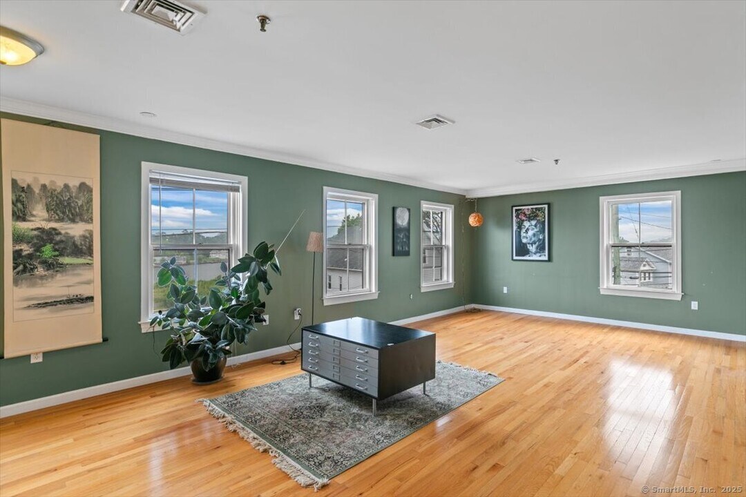 677 Quinnipiac Ave in New Haven, CT - Building Photo