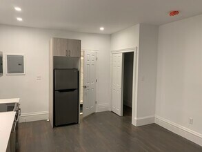 200 Newbury St, Unit newbury st boston in Boston, MA - Building Photo - Building Photo