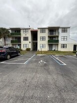 760 Executive Center Dr in West Palm Beach, FL - Building Photo