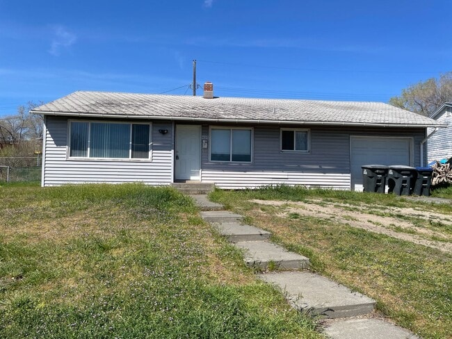 property at 456 N Dale Rd