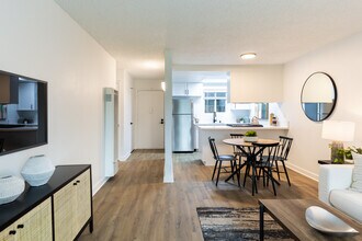 ReNew Berryessa in San Jose, CA - Foto de edificio - Interior Photo