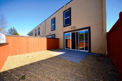 Vineyard Townhomes in Napa, CA - Foto de edificio - Building Photo