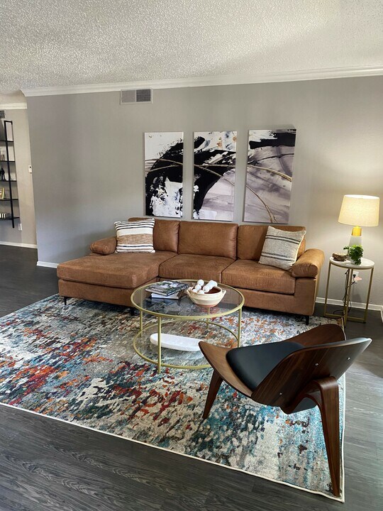McCallum Highlands in Dallas, TX - Building Photo