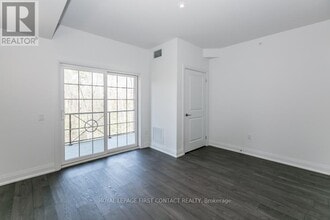 5-215 Greenwich St in Barrie, ON - Building Photo - Building Photo