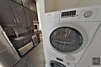 West 51st Street, Unit 2F in New York, NY - Building Photo - Building Photo