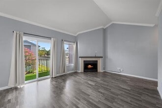 12166 Metric Blvd in Austin, TX - Building Photo - Building Photo