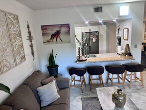 9340 Fontainebleau Blvd in Miami, FL - Building Photo - Building Photo