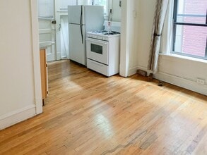 626 W Arlington Pl, Unit 638-53 in Chicago, IL - Building Photo - Building Photo