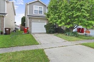 3739 Summer Sage Ct in Champaign, IL - Building Photo