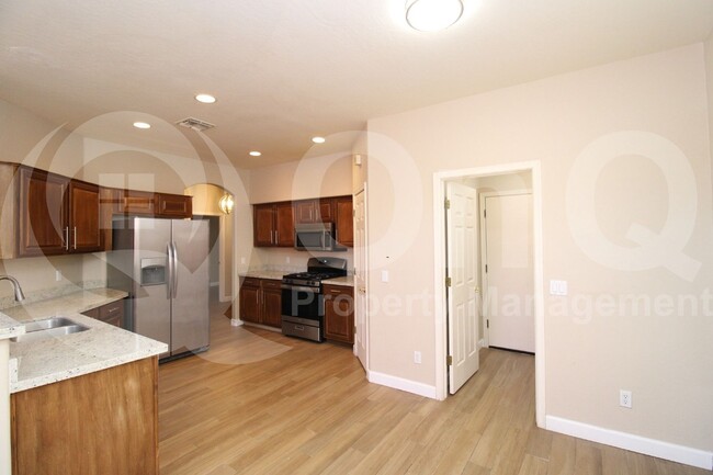6841 S 26th Pl in Phoenix, AZ - Building Photo - Building Photo