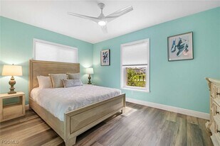 2307 SW 40th St in Cape Coral, FL - Building Photo