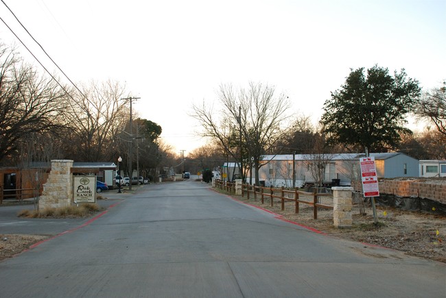 Oak Creek Ranch MHC in Irving, TX - Building Photo - Building Photo