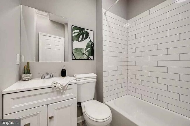 315 S Newkirk St in Baltimore, MD - Building Photo - Building Photo