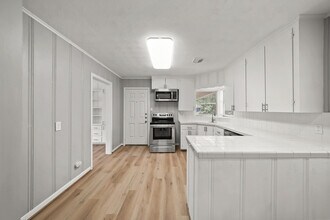 721 20th Ave N in Texas City, TX - Foto de edificio - Building Photo